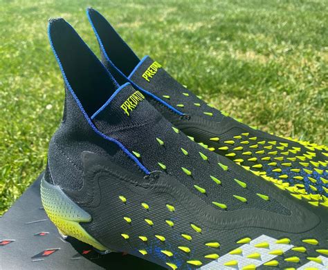 Predator FREAK+ Laceless Collar | Soccer Cleats 101