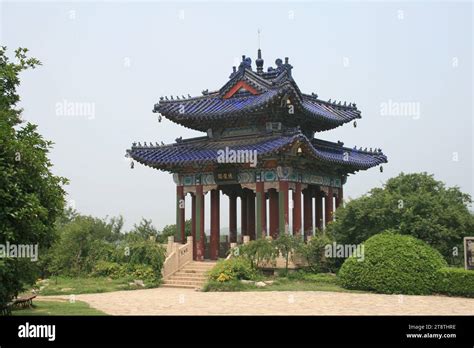 Tomb of Sun Quan Pavilion, Burial site of Ming Hongwu (Zhu Yuanzhang ...