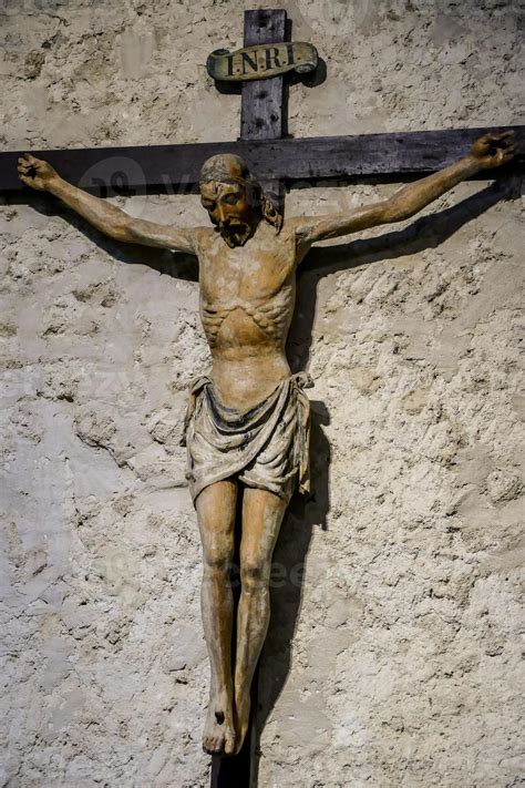 Jesus cross sculpture 14749519 Stock Photo at Vecteezy