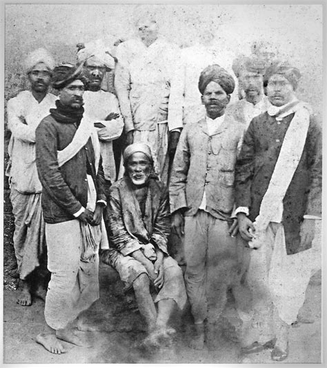File:Shirdi Sai Baba and devotees2.jpg - Wikimedia Commons
