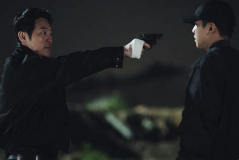 ‘Mouse’ Finale: Lee Seung Gi Feels Remorse, Surrenders Himself to the Police | KDramaStars