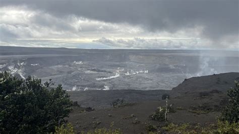 Hawaii’s Kilauea volcano seeing increased earthquakes, ground ...