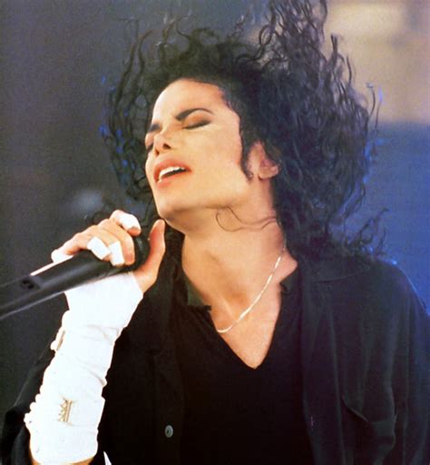 Dance shows around the world: Michael Jackson