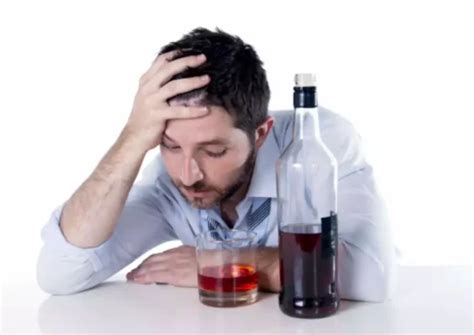 Alcoholic Neuropathy: Causes, Symptoms and Diagnosis - Riad Dar El Kebira