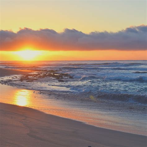 Beach Sunrise | Sunrise beach, Sunrise photography beach, Sunset pictures