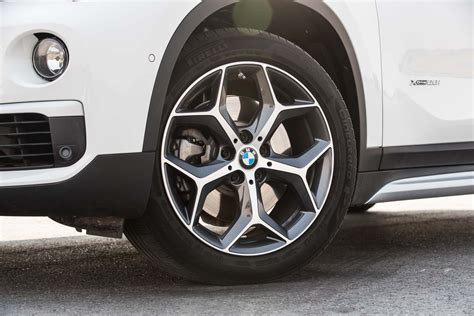 2016-BMW-X1-xDrive28i-wheels - Motor Trend en Español