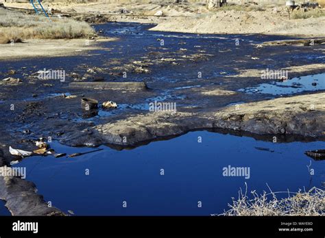 The oil rig in Azerbaijan, Caspian sea Stock Photo - Alamy