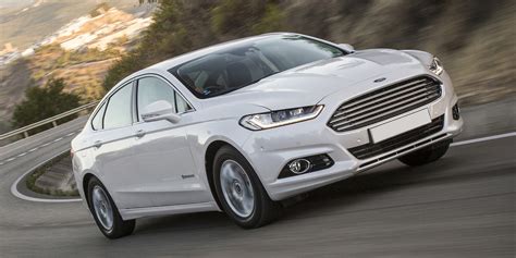 Ford Mondeo Hybrid Review | carwow