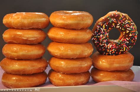 File:Krispy kreme donuts stacked.jpg - Wikimedia Commons