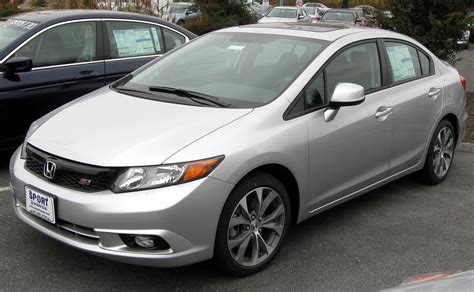 File:2012 Honda Civic Si sedan -- 11-10-2011.jpg - Wikimedia Commons