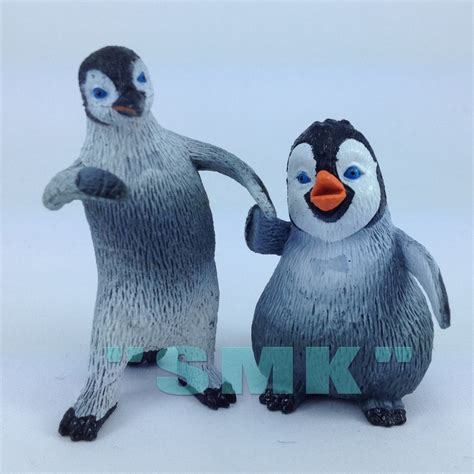 Happy feet Mumble penguins animal model toy ornaments. Young and baby ...