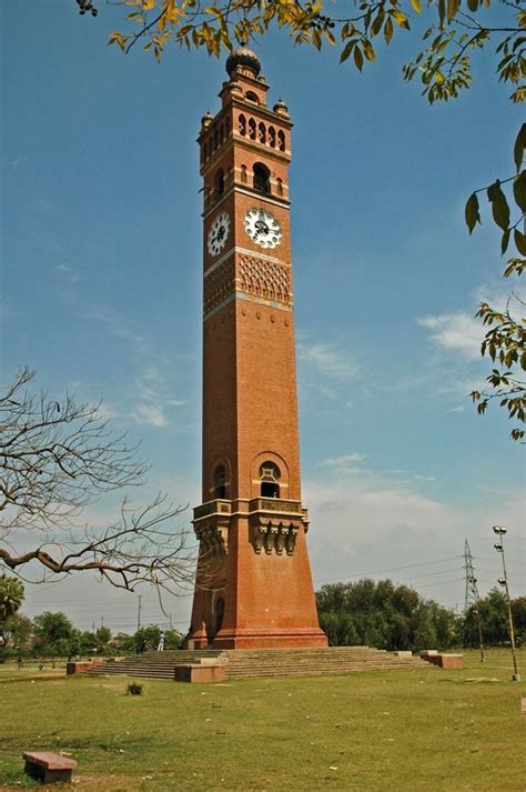 Lucknow City: Monuments In Lucknow