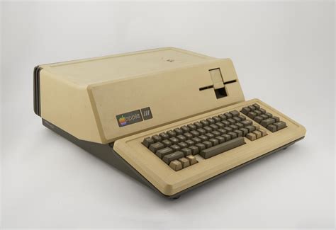 Apple III personal computer and monitor, 1981. | Science Museum Group ...