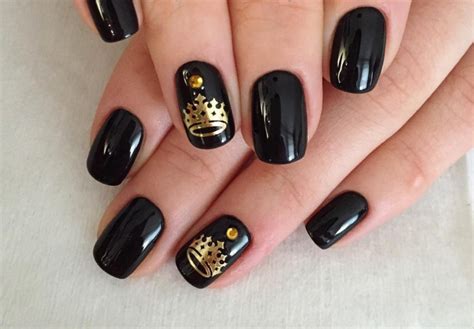 17+ Crown Nail Art Designs, Ideas | Design Trends - Premium PSD, Vector ...