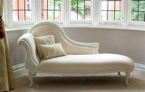 Elegance of living: Chaise Longue Sofa Designs