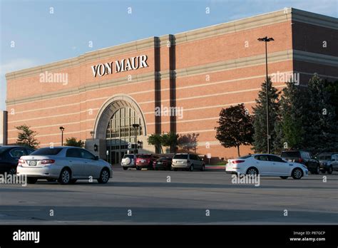 A logo sign outside of a Von Maur, Inc., retail store in Omaha, Nebraska on June 29, 2018 Stock ...