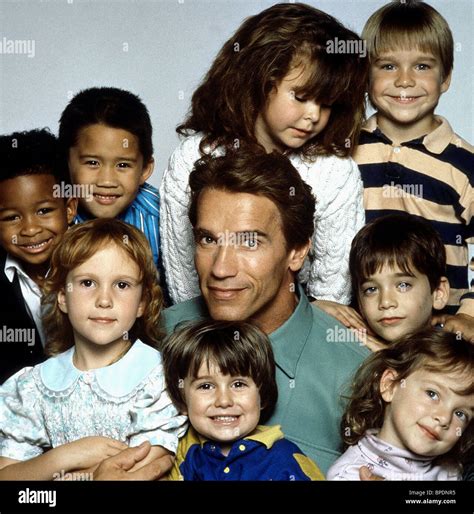 ARNOLD SCHWARZENEGGER & MIKO HUGHES KINDERGARTEN COP (1990 Stock Photo: 31035289 - Alamy