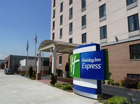 How To Get The Holiday Inn Express First Responder Discount