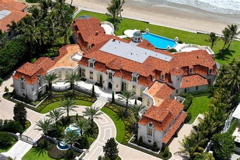 Billionaire offers Palm Beach vacant beach land for $200 million