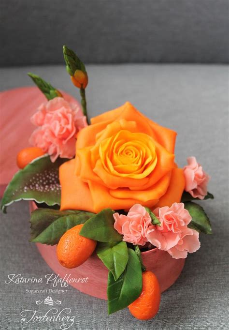 Chocolate flowers - Decorated Cake by Tortenherz - CakesDecor