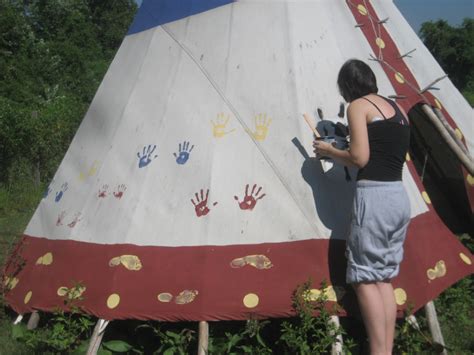 Llamas of Wier World: Painting on the tipi