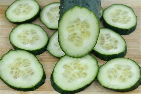 Is Cucumber A Fruit : Cucumber - POD easy edible gardening : Common ...