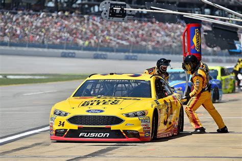 Former college football players flocking to NASCAR pit crews