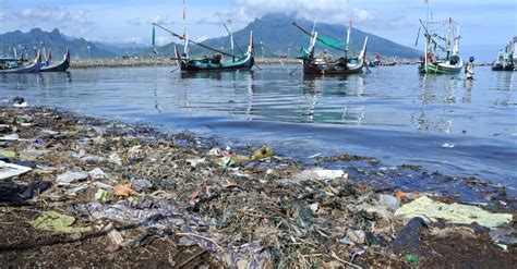 20+ Ide Istimewa Sampah Plastik Di Laut