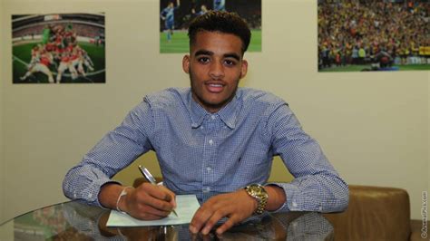 Yassin Fortune signs pro contract | News | Arsenal.com