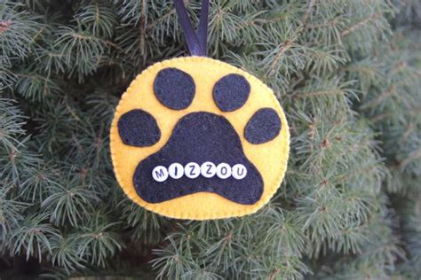 Mizzou Paw Print Ornament | Paw print ornament, Paw print, Handmade gifts