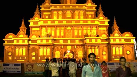 Magnificient Durga Puja Pandal in Kolkata - YouTube