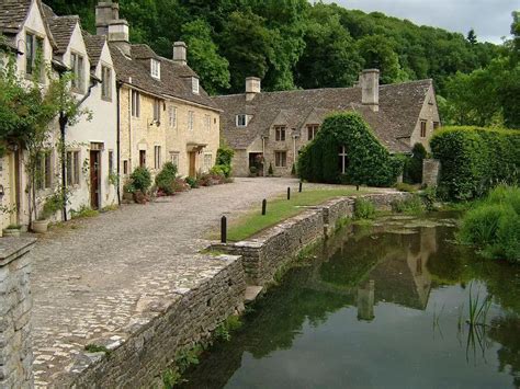 Landmarks of Wiltshire | Wondermondo