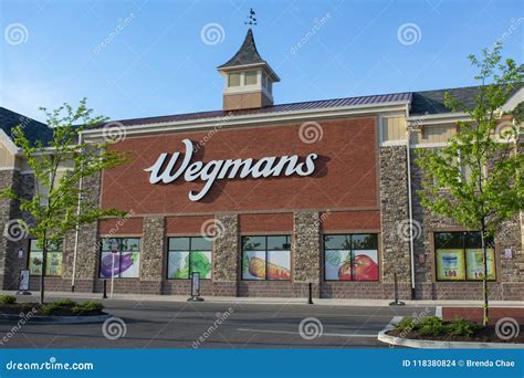 Exterior of Wegmans Supermarket Outside of Richmond, VA Editorial Stock Image - Image of grocer ...