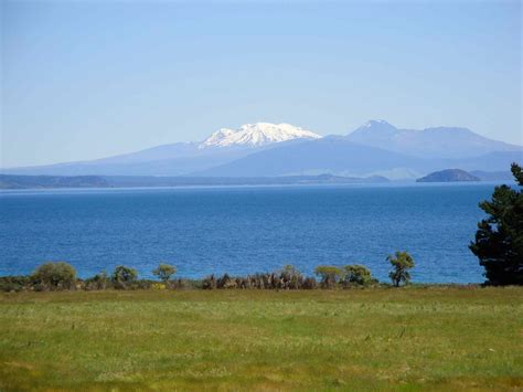 Lake Taupo | Lake Taupo Nature View 1600x1200 Wallpapers,Lake Taupo 1600x1200 ... | Nature view ...