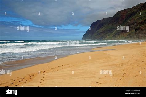 Beach - Polihale State Park, Kauai, Hawaii Stock Photo - Alamy