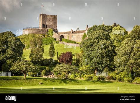 Clitheroe lancashire castle hi-res stock photography and images - Alamy