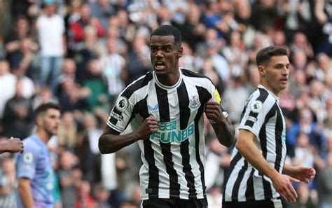 Newcastle: Isak steps up return to fitness