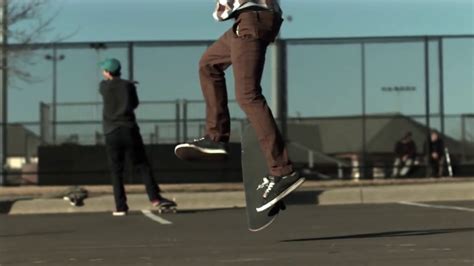 Skateology: Nollie inward heelflip (1000 fps slow motion) - YouTube