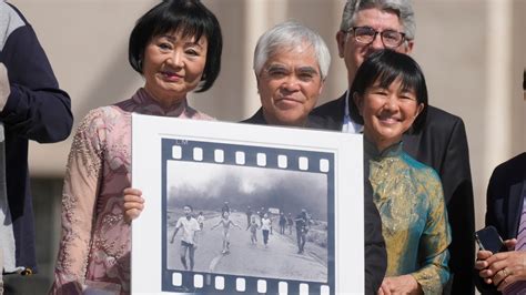 Photog, subject mark 50th anniversary of iconic 'Napalm Girl' photo ...