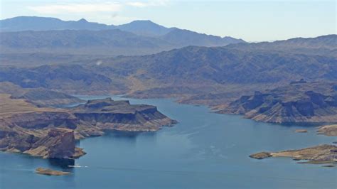 Lake Mead Grand Canyon Tour with 5-star Helicopter ToursLake Mead Grand Canyon Tour with 5-Star ...