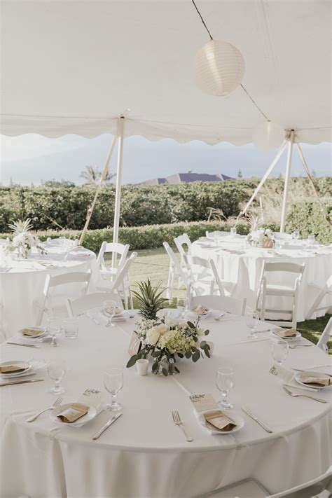 Wedding Reception Ideas: Round Dining Tables with White Linens | Round wedding tables, Coffe ...