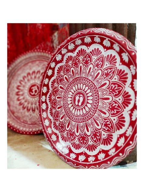 Aipan Art 🏻👩‍🎨🌟 | Pottery painting designs, Hand painting art, Indian wall art