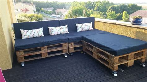 A Classic Garden Pallet Sofa • 1001 Pallets