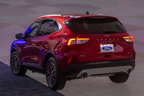 There's 1 Good Reason to Avoid the 2021 Ford Escape Plug-in Hybrid