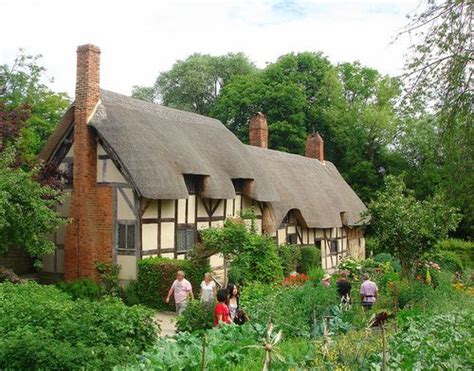 Anne Hathaway Cottage Stratford on Avon Anne Hathaway's Cottage, Fairy Tale Cottage, Irish ...