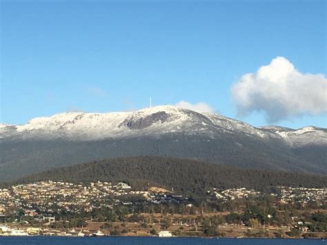 Snow falls on Mt Wellington | The Mercury