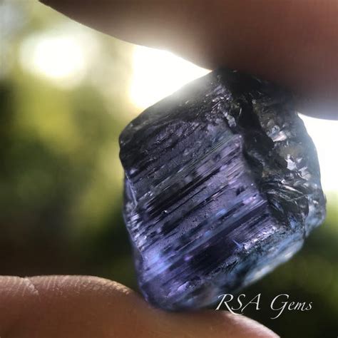 Buying, Cutting and Evaluating Rough Gemstones - International Gem Society