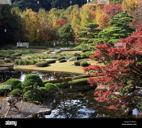 Tokyo imperial palace hi-res stock photography and images - Alamy