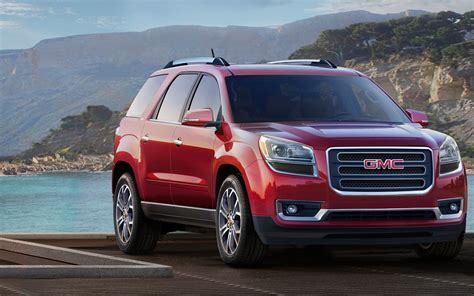 GM Crossover Matchup: 2013 Chevy Traverse vs. 2013 GMC Acadia