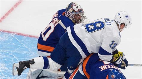 Semyon Varlamov holds fort for Islanders in Game 3 - Newsday